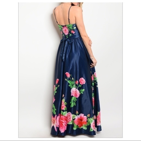🎉3x Host Pick🎉NAVY FLORAL MAXI GOWN - Picture 2 of 2
